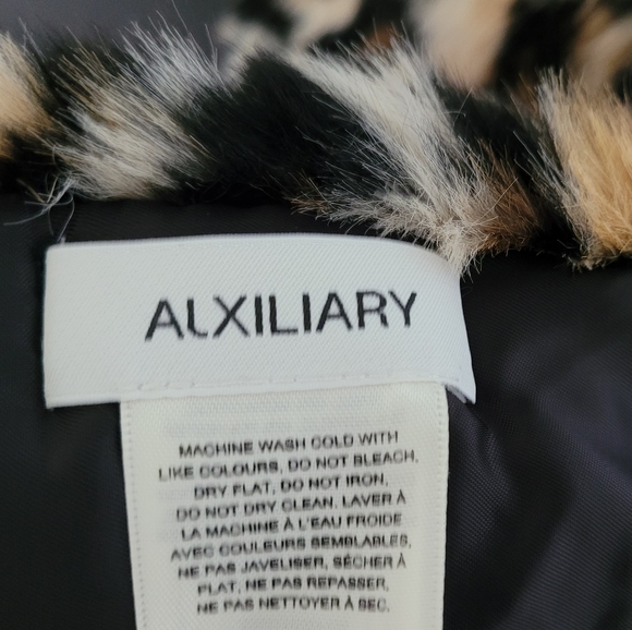 Elegant faux fur thick scarf - Picture 15 of 16